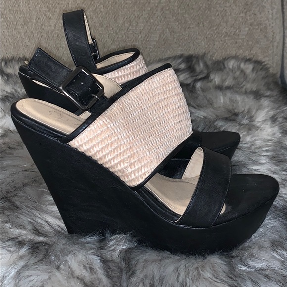 Black & Tan Wedges - Picture 3 of 9